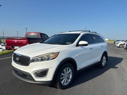 Used 2016 Kia Sorento AWD w/ LX Convenience Package image 7