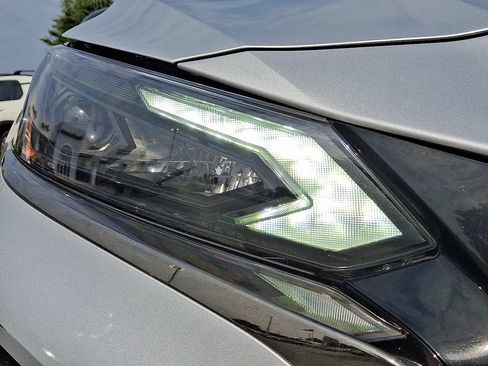 Used 2024 Nissan Altima 2.5 SR FWD image 9