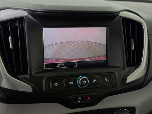 Used 2024 GMC Terrain SLE w/ Driver Convenience Package FWD image 16