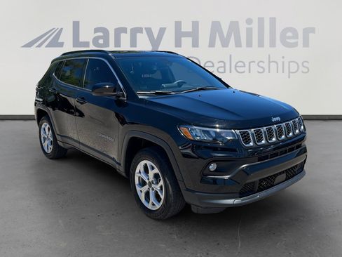 Certified 2025 Jeep Compass Latitude AWD/4WD image 7