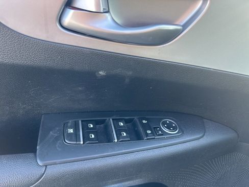 Certified 2023 Kia Forte LXS image 7