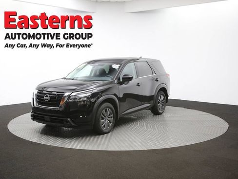 Used 2024 Nissan Pathfinder S image 56