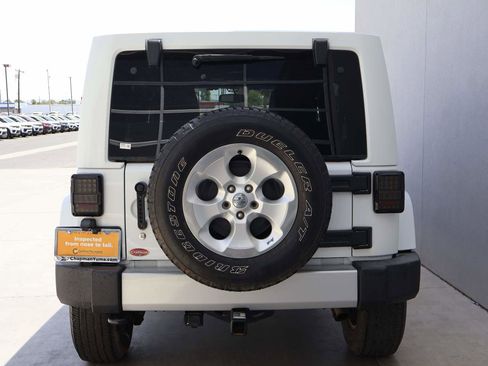 Used 2013 Jeep Wrangler Unlimited Sahara w/ Connectivity Group AWD/4WD image 4