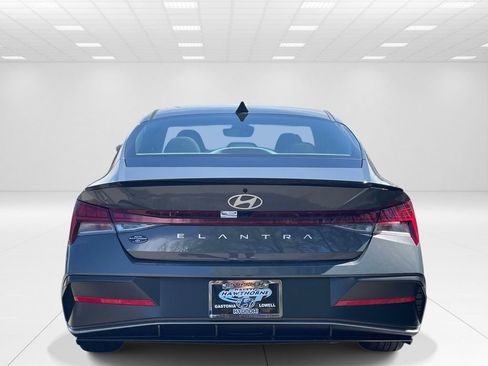 New 2026 Hyundai Elantra SEL Sport Premium FWD image 5