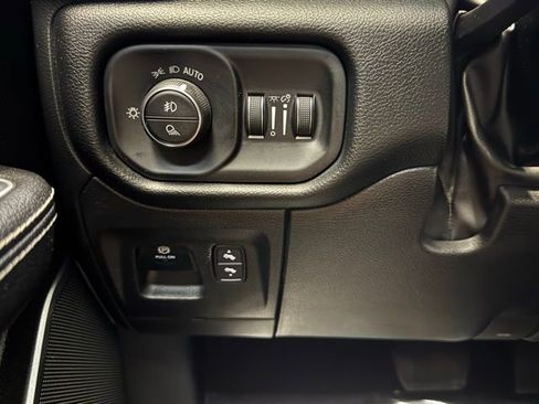 Used 2022 RAM 1500 Laramie image 11
