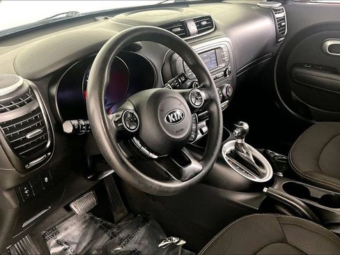 Used 2016 Kia Soul + FWD image 13