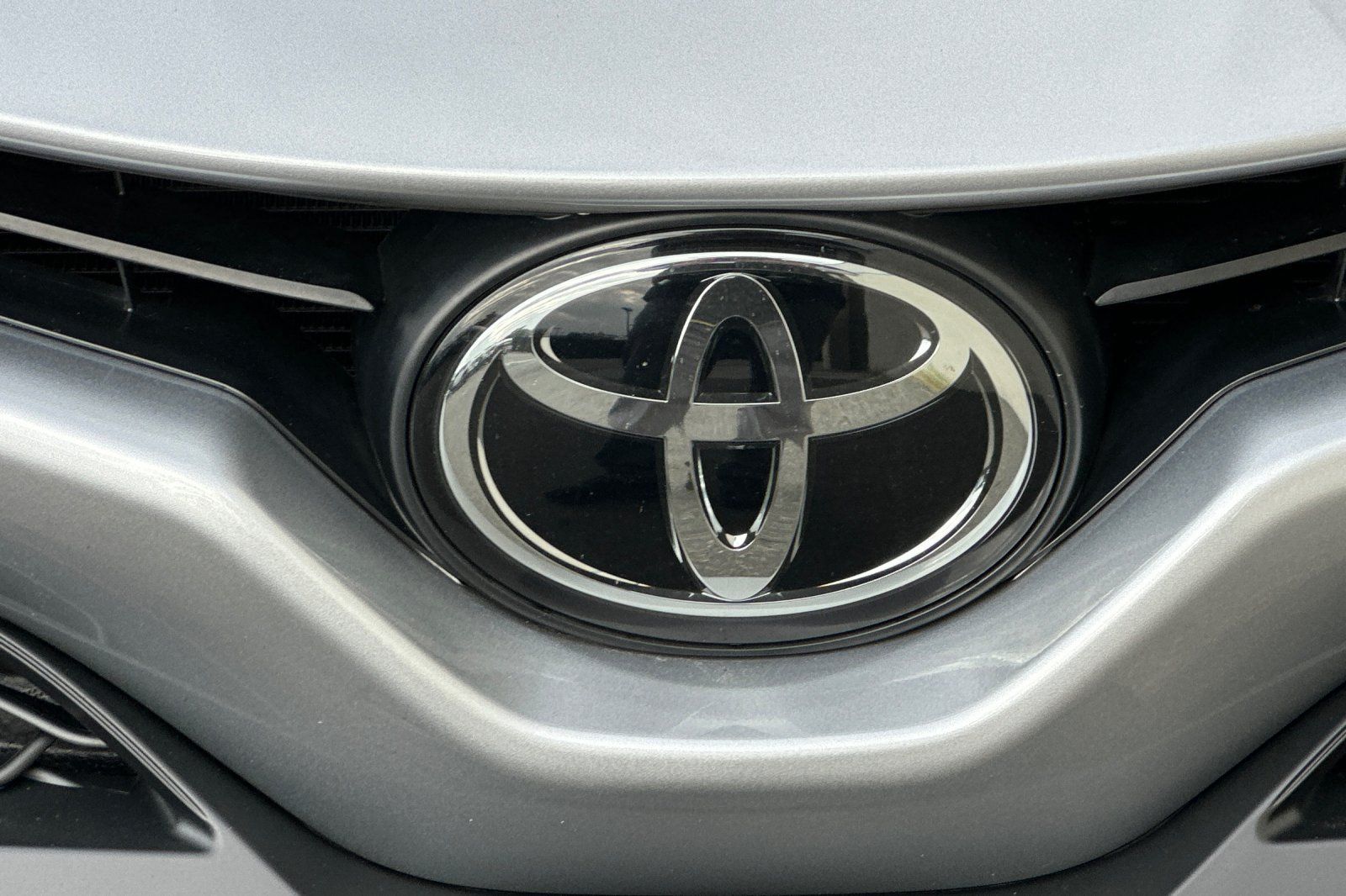 Used 2024 Toyota Camry SE FWD image 35