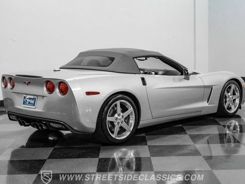 Used 2005 Chevrolet Corvette Convertible w/ Preferred Equipment Group image 11