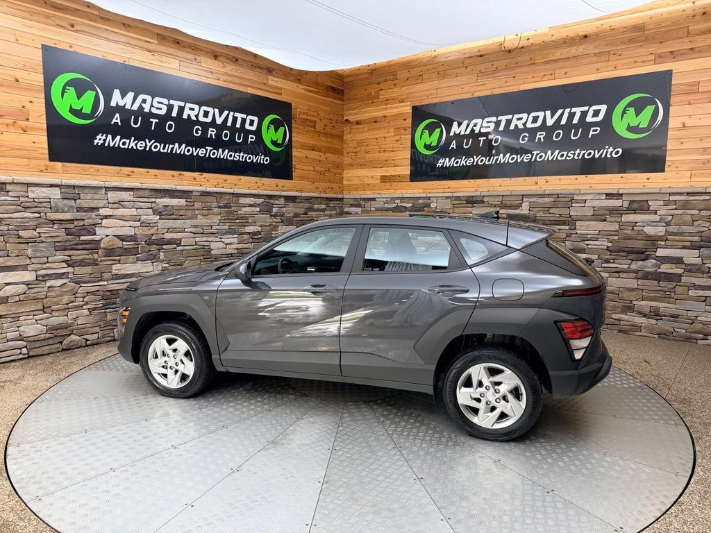 Used 2024 Hyundai Kona SE AWD/4WD image 3