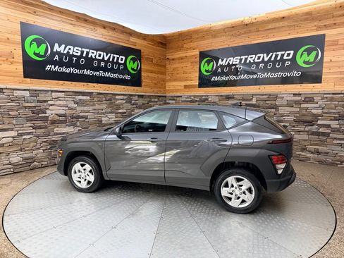 Used 2024 Hyundai Kona SE AWD/4WD image 3