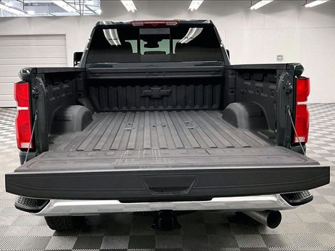 Used 2025 Chevrolet Silverado 2500 LTZ w/ LTZ Convenience Package AWD/4WD image 34