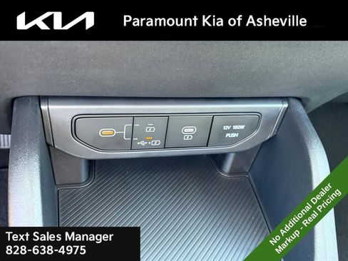 New 2025 Kia K4 LXS image 24