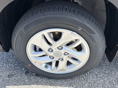 New 2026 Hyundai Venue SE image 9