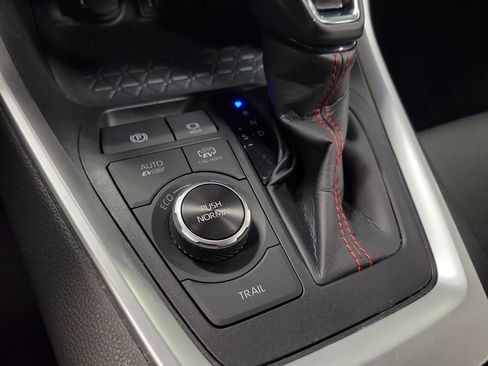 Used 2023 Toyota RAV4 SE AWD/4WD image 17