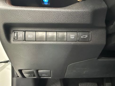 Used 2025 Toyota RAV4 Limited FWD image 20