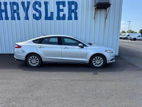 Used 2016 Ford Fusion S FWD image 9