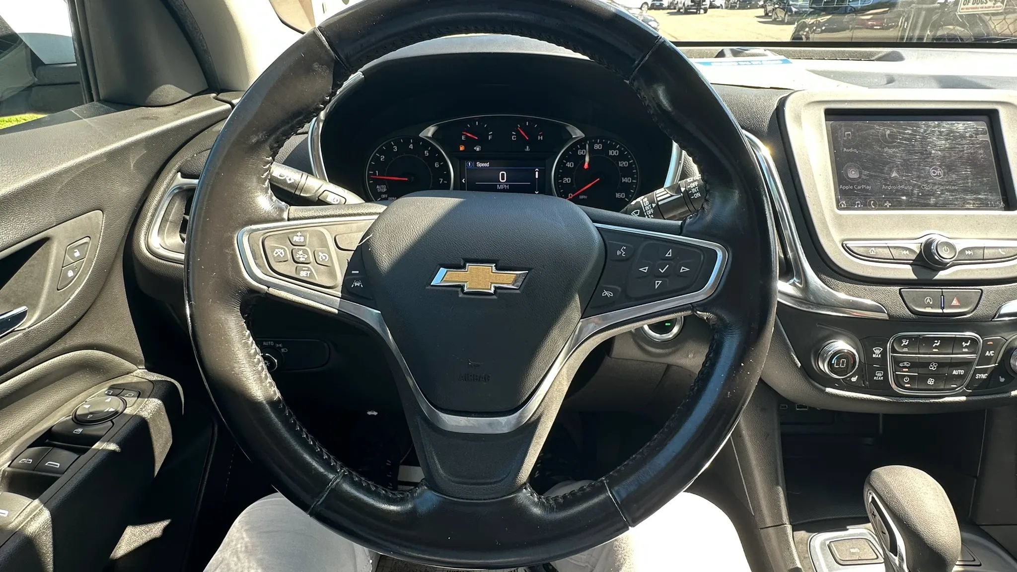 Used 2022 Chevrolet Equinox LT w/ Driver Convenience Package AWD/4WD image 16