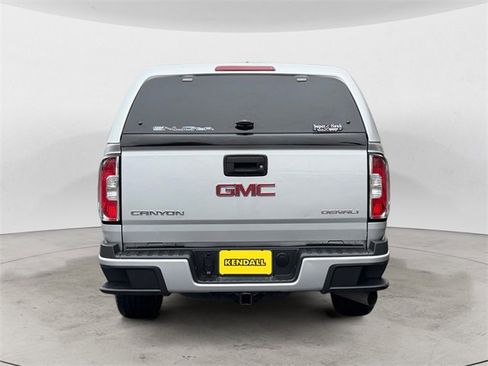 Used 2018 GMC Canyon Denali image 4