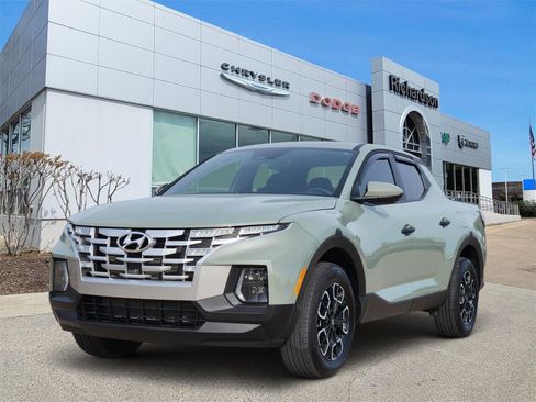 Used 2024 Hyundai Santa Cruz SE image 2