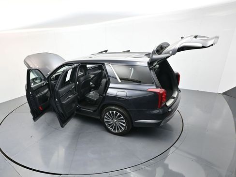Used 2024 Hyundai Palisade Calligraphy image 45