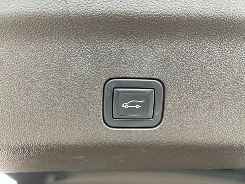 Used 2023 Cadillac Escalade Premium Luxury image 12