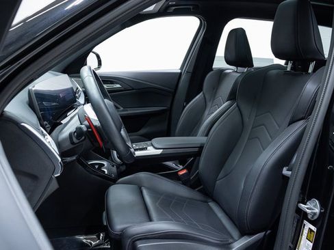 Certified 2025 BMW X1 M35i w/ Premium Package image 21