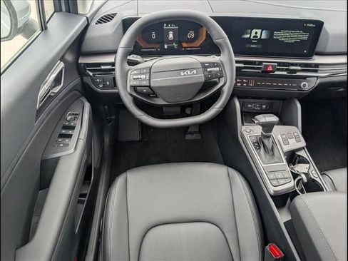 New 2026 Kia Sportage EX FWD image 6