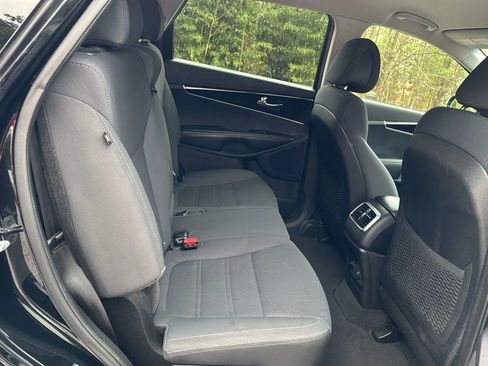 Used 2016 Kia Sorento LX w/ LX Convenience Package image 13