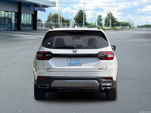 Used 2026 Honda Pilot image 8