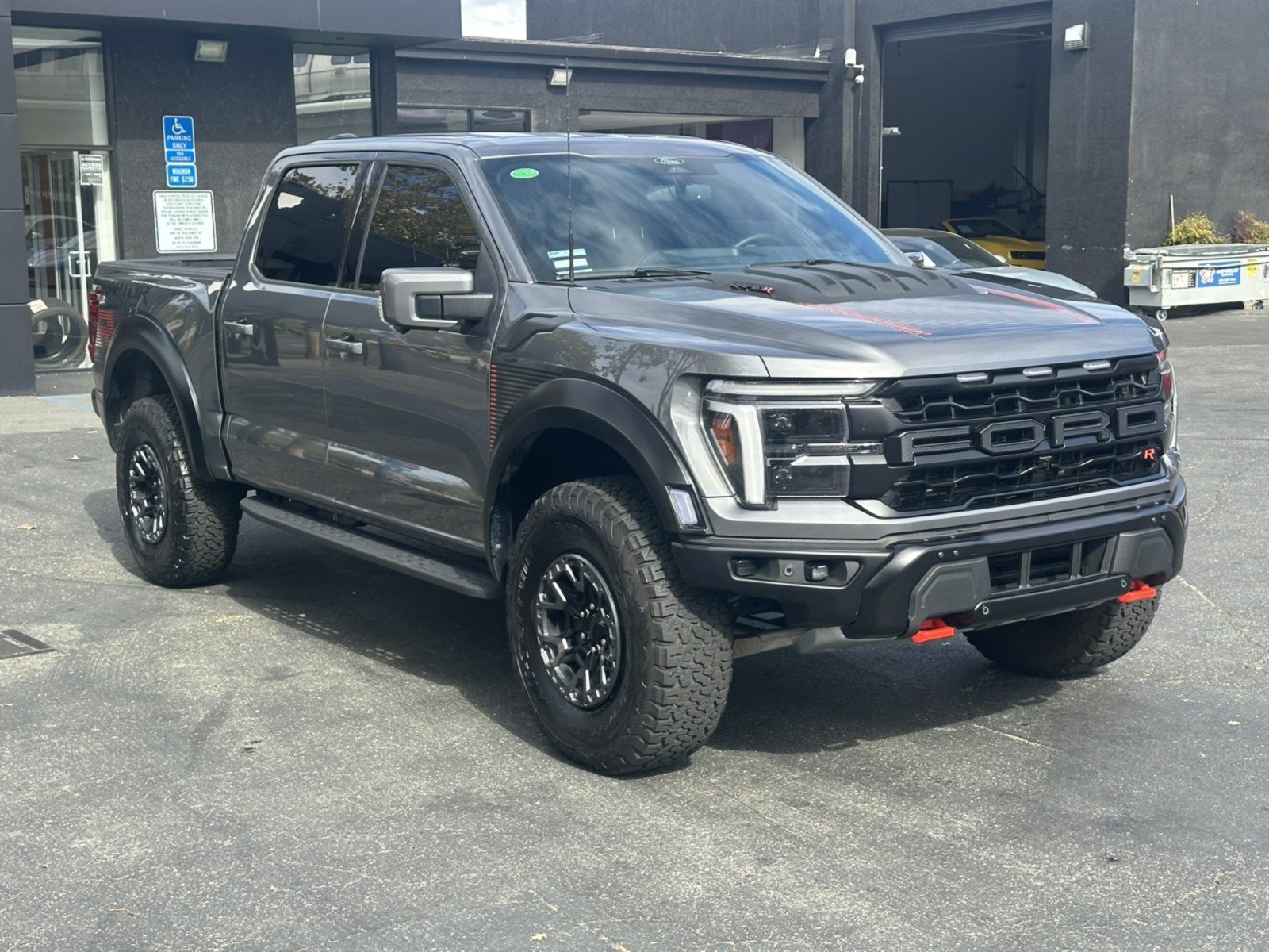 Used 2025 Ford F150 Raptor w/ Equipment Group 803A Raptor R AWD/4WD image 7