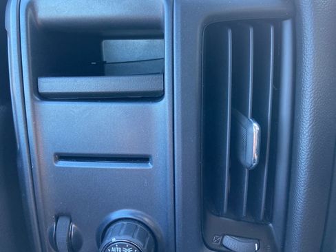 Used 2018 Chevrolet Silverado 1500 Custom w/ Custom Convenience Package image 21