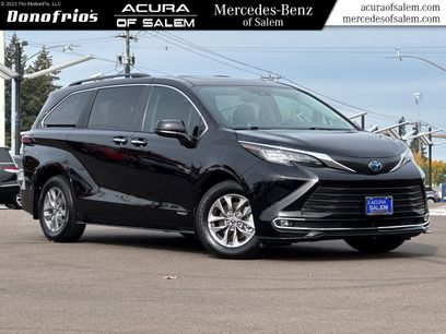 Used 2021 Toyota Sienna XLE