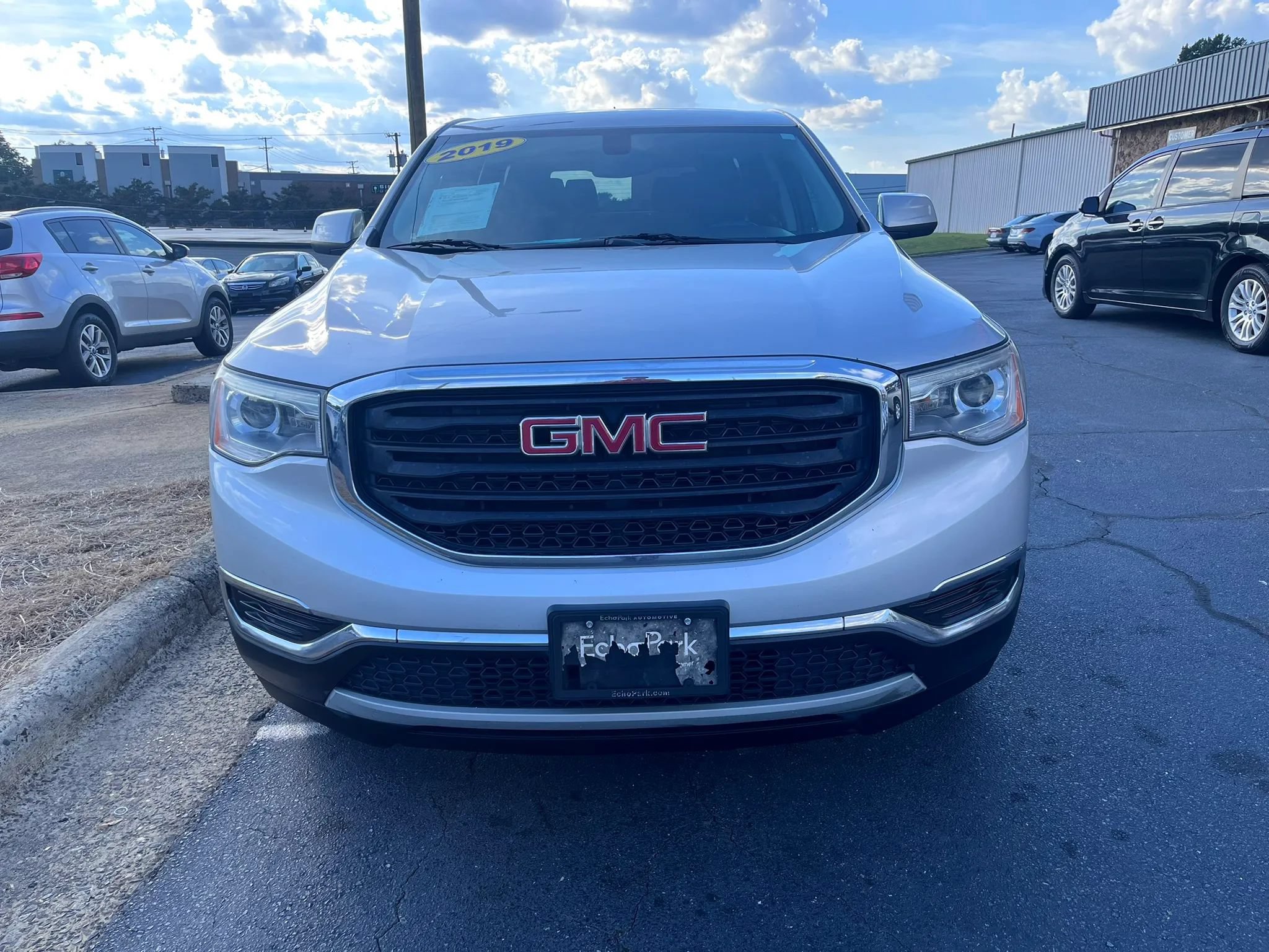 Used 2019 GMC Acadia SLE w/ LPO, Floor Liner Package FWD image 2