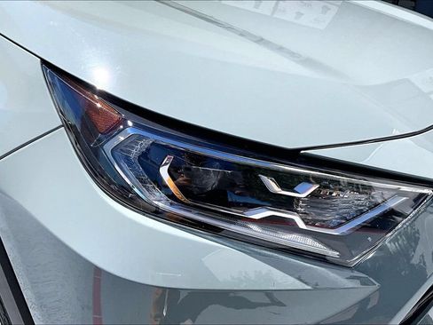 Used 2021 Toyota RAV4 XLE AWD/4WD image 30
