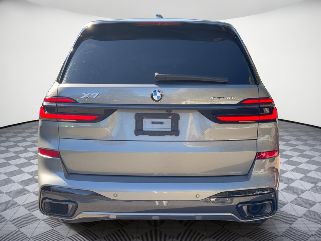 Used 2025 BMW X7 xDrive40i w/ M Sport Package AWD/4WD image 11