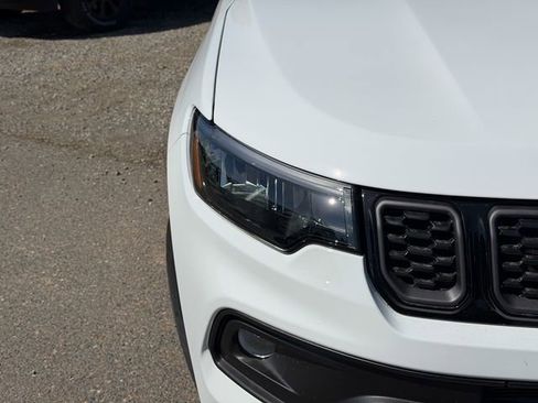 New 2026 Jeep Compass Latitude AWD/4WD image 5