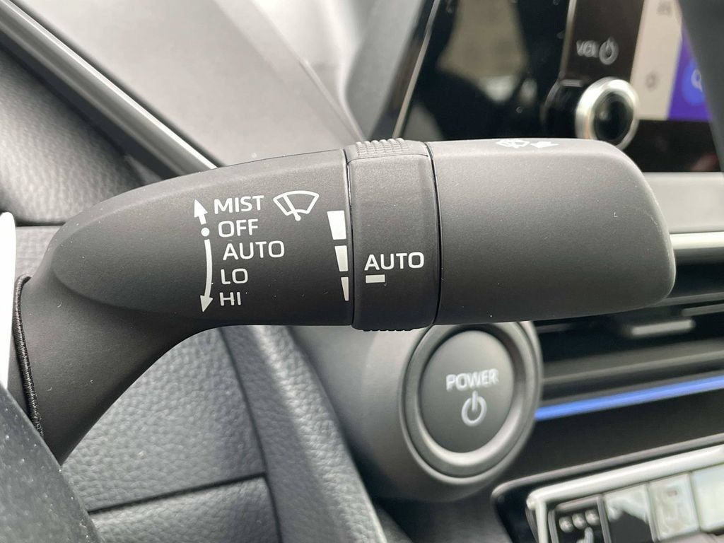 New 2026 Toyota Prius Plug-In Hybrid FWD image 32