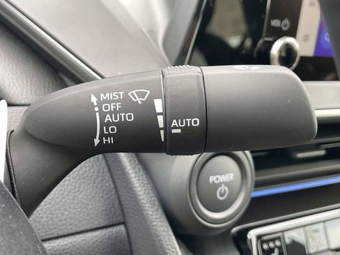 New 2026 Toyota Prius Plug-In Hybrid FWD image 32