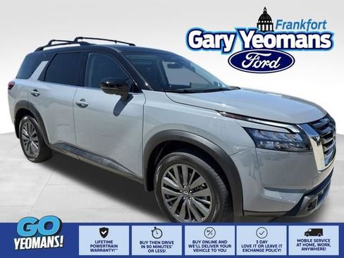 Used 2025 Nissan Pathfinder SL w/ SL Premium Package AWD/4WD image 1