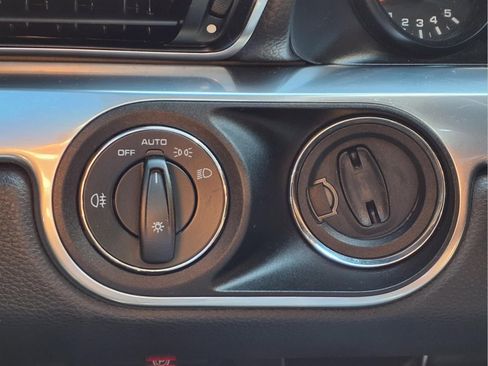 Used 2014 Porsche 911 Carrera image 16