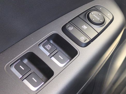 Used 2020 Kia Sportage LX image 19