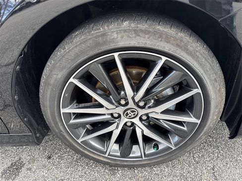 Used 2024 Toyota Camry XLE w/ Navigation Package image 12