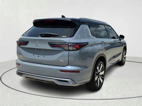 New 2025 Mitsubishi Outlander SEL image 6