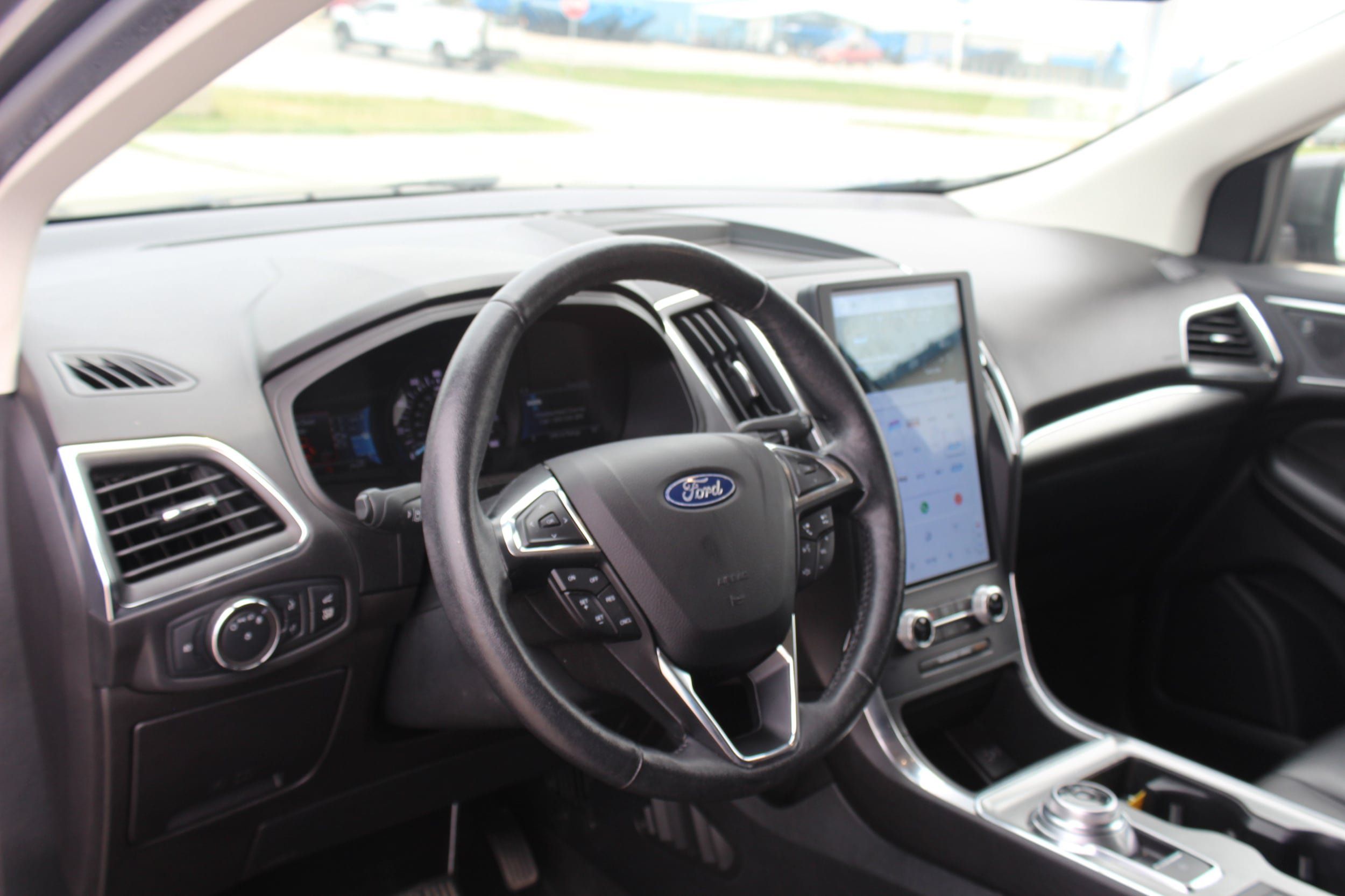 Used 2022 Ford Edge Titanium AWD/4WD image 15