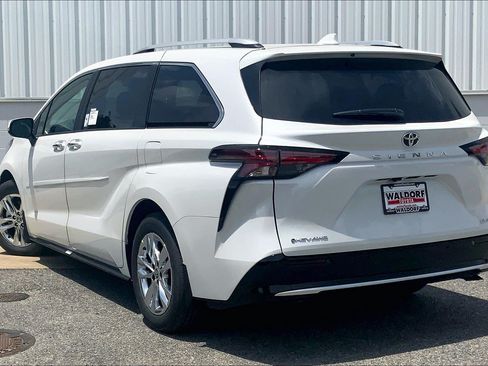New 2026 Toyota Sienna Limited AWD/4WD image 3