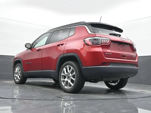 Used 2025 Jeep Compass Limited AWD/4WD image 29