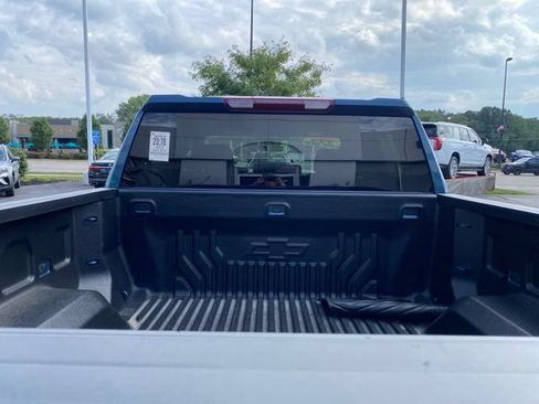 Used 2024 Chevrolet Silverado 1500 LT AWD/4WD image 6