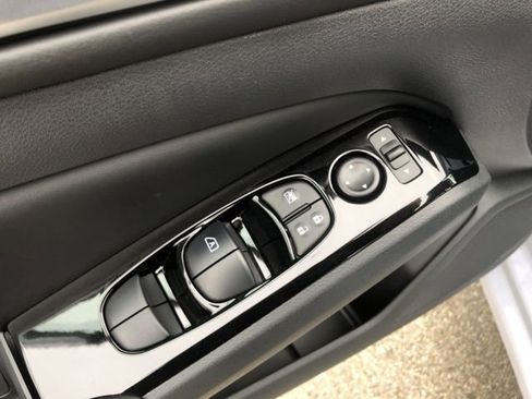 Certified 2025 Nissan Altima 2.5 SR image 21