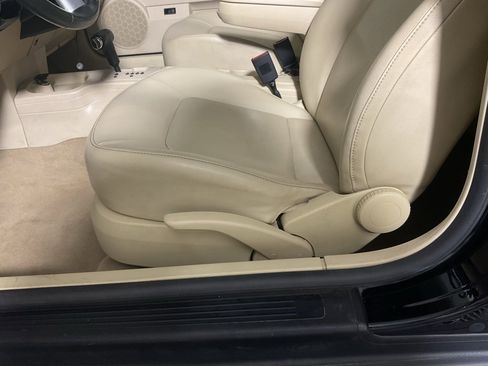 Used 2008 Volkswagen Beetle SE image 13