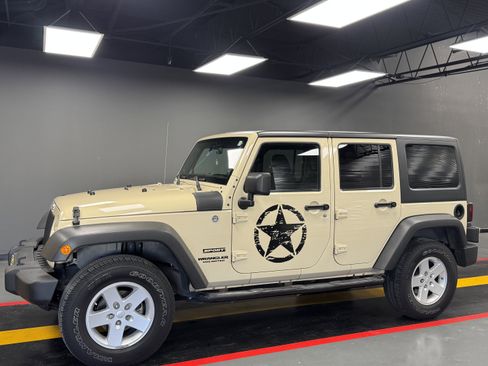 Used 2011 Jeep Wrangler Unlimited Sport image 2